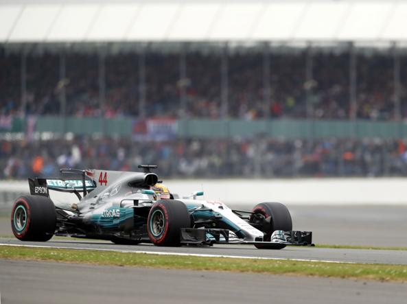 Gp d’Inghilterra: Hamilton in pole position davanti a Raikkonen