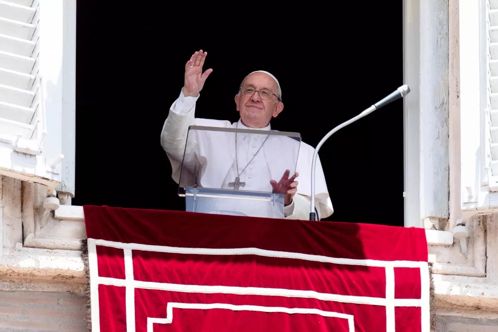 Papa Francisco homenageia freira italiana morta no Haiti e pede calma no Equador