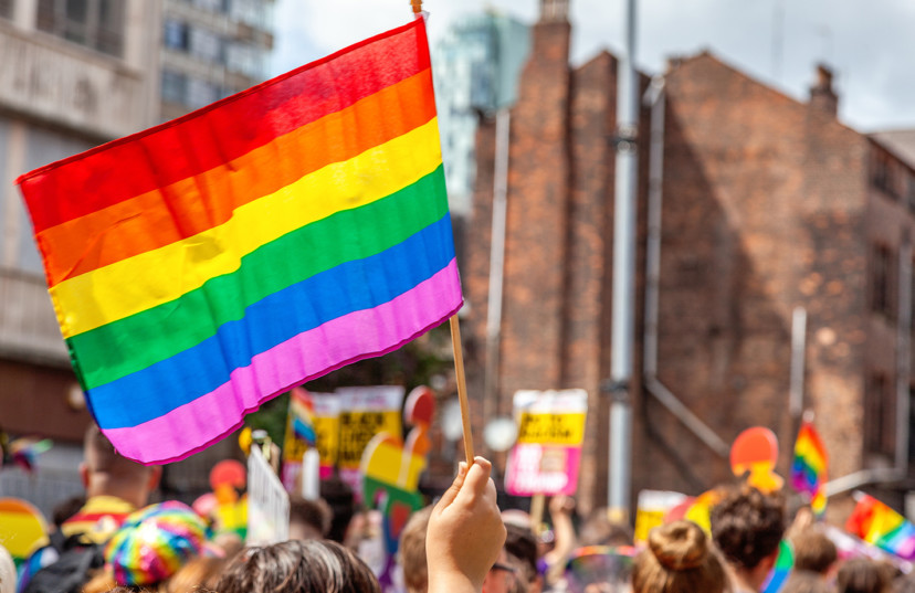 Senador italiano de extrema direita define casamento homossexual como ‘abominação’
