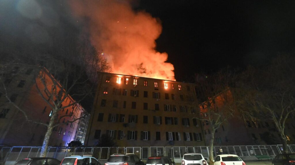 Incêndio em edifício residencial em Gênova deixa ao menos 90 pessoas desabrigadas