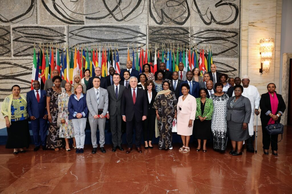 Chanceler da Itália e embaixadores africanos debatem desenvolvimento sustentável