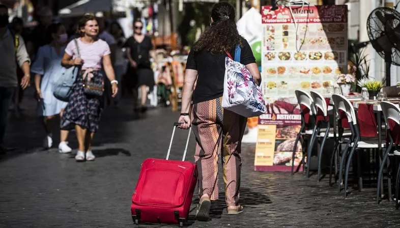 Pesquisa aponta que altos preços durante o verão estão afetando o turismo na Itália