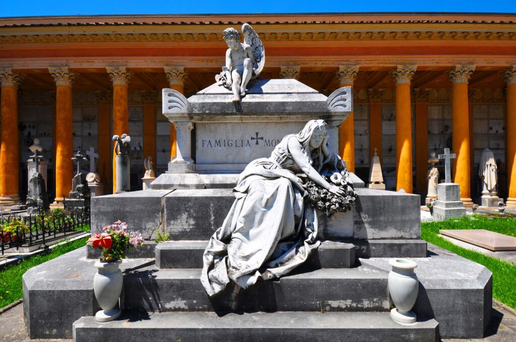 Com esculturas e obras de arte, cemitérios na Itália transformam-se em destinos turísticos