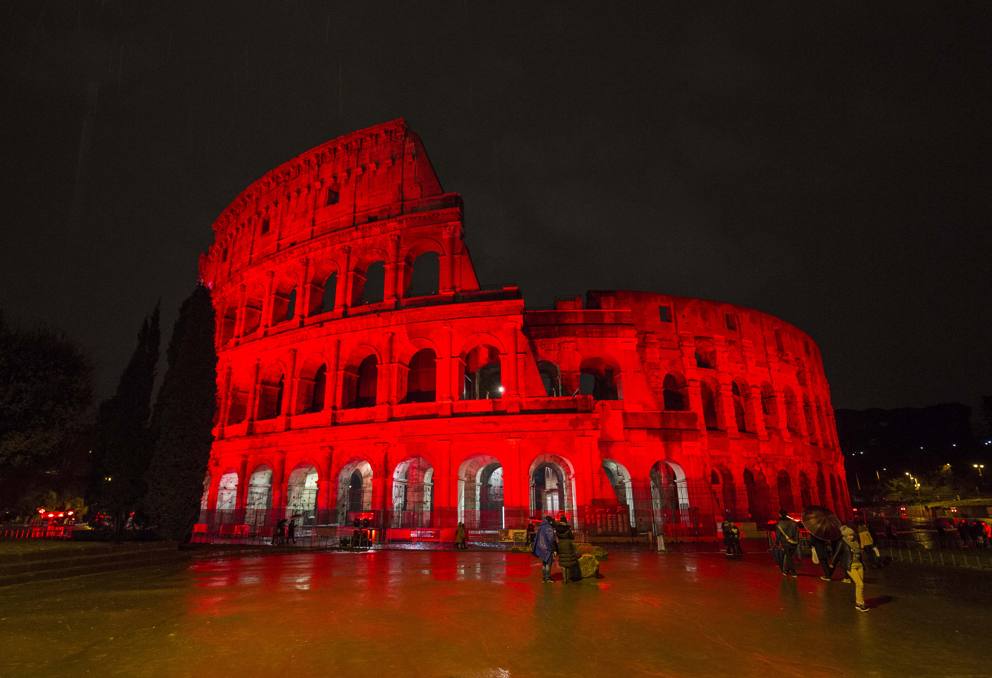 Itália ilumina monumentos em homenagem aos cristãos perseguidos pelo mundo